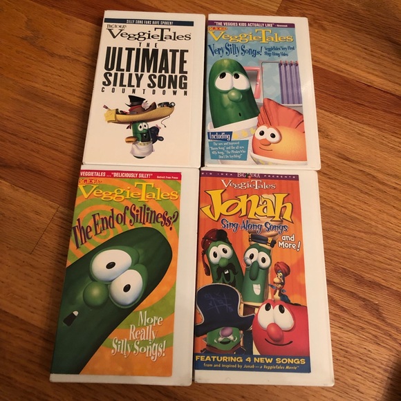Lot of 4 Vintage Veggie Tales VHS Tapes with Hard Case Silly Song Collection - Picture 1 of 4